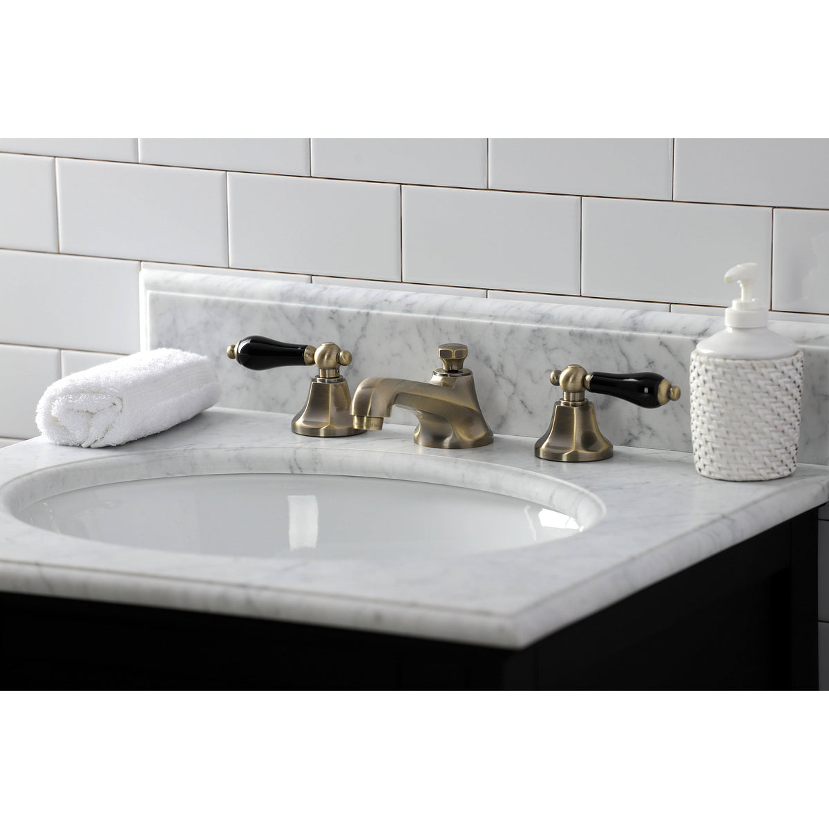 Polished Nickel Widespread Bathroom Faucet A449