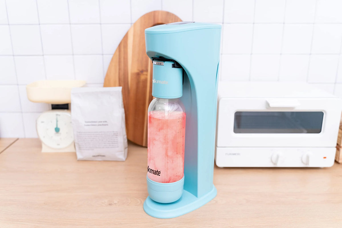 Sparkling Water and Soda Maker with 60L CO2 Cylinder, Two Carbonation Bottles, and Fizz Infuser A122