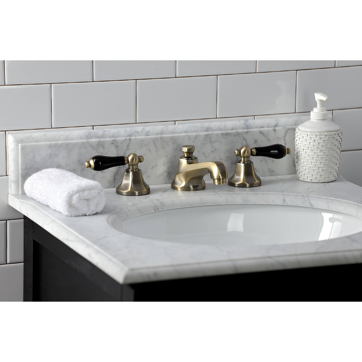 Polished Nickel Widespread Bathroom Faucet A449