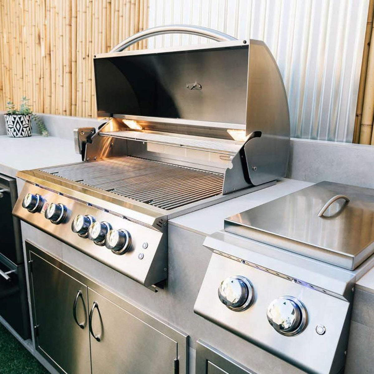 40-Inch 5-Burner Built-In Propane Gas Grill With Rear Infrared Burner D997189