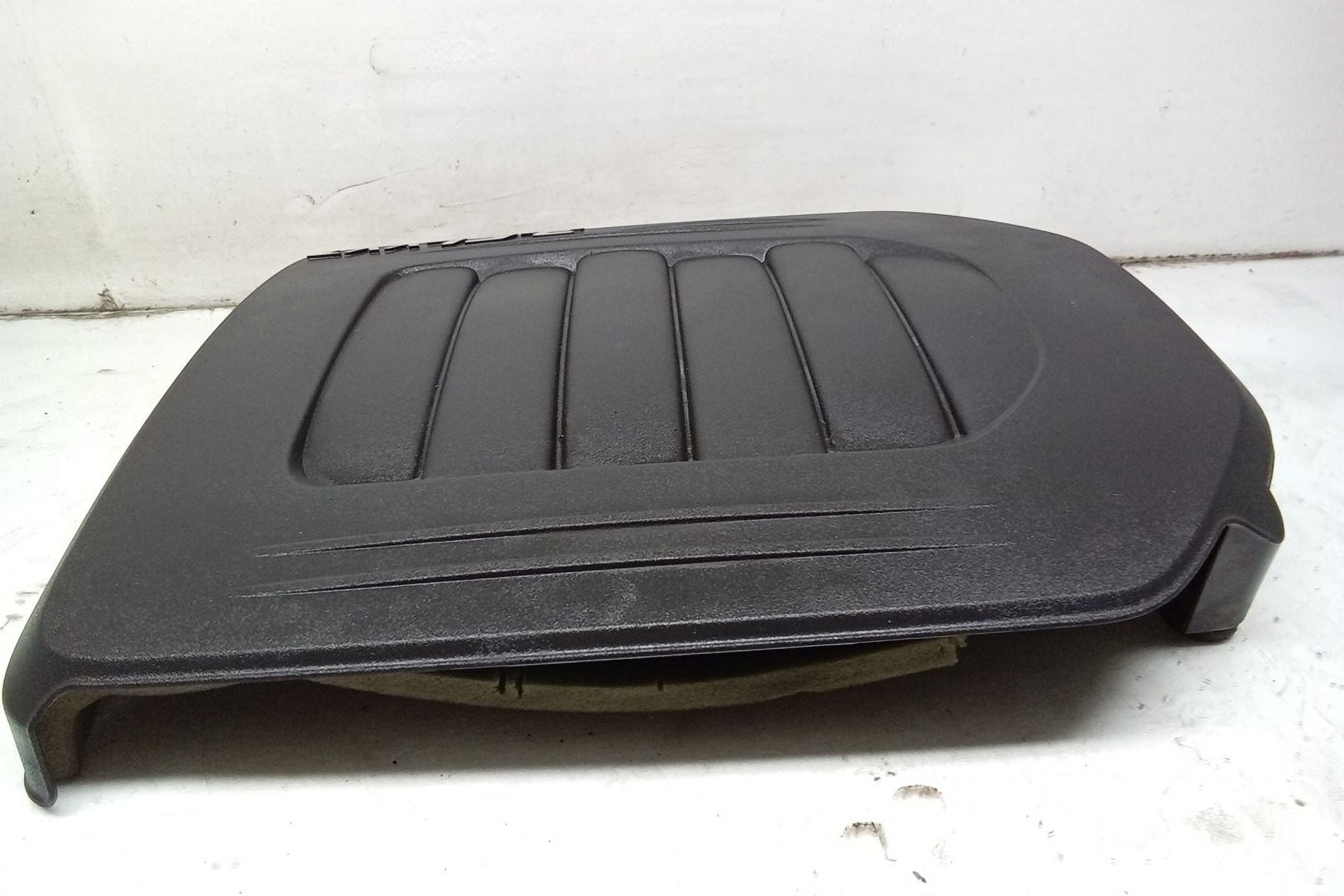 18 2018 Dodge Caravan Engine Cover 3.6L OEM Z833