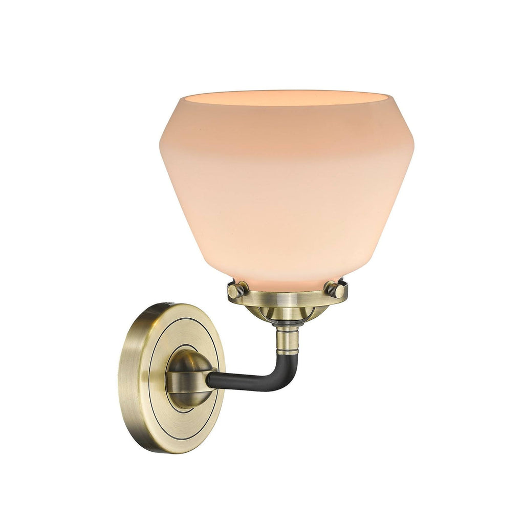 1 Light Sconce M536