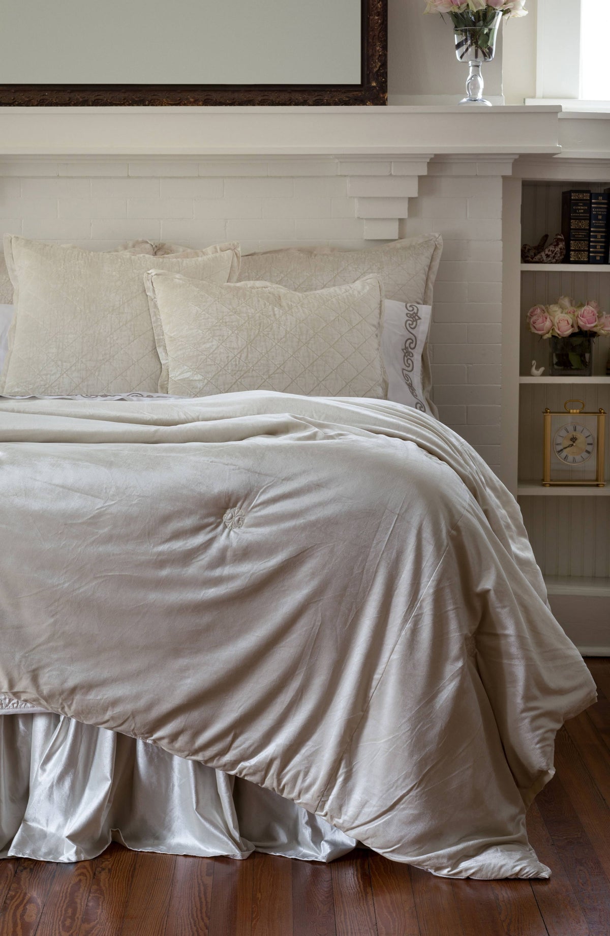 Ivory King Comforter H334