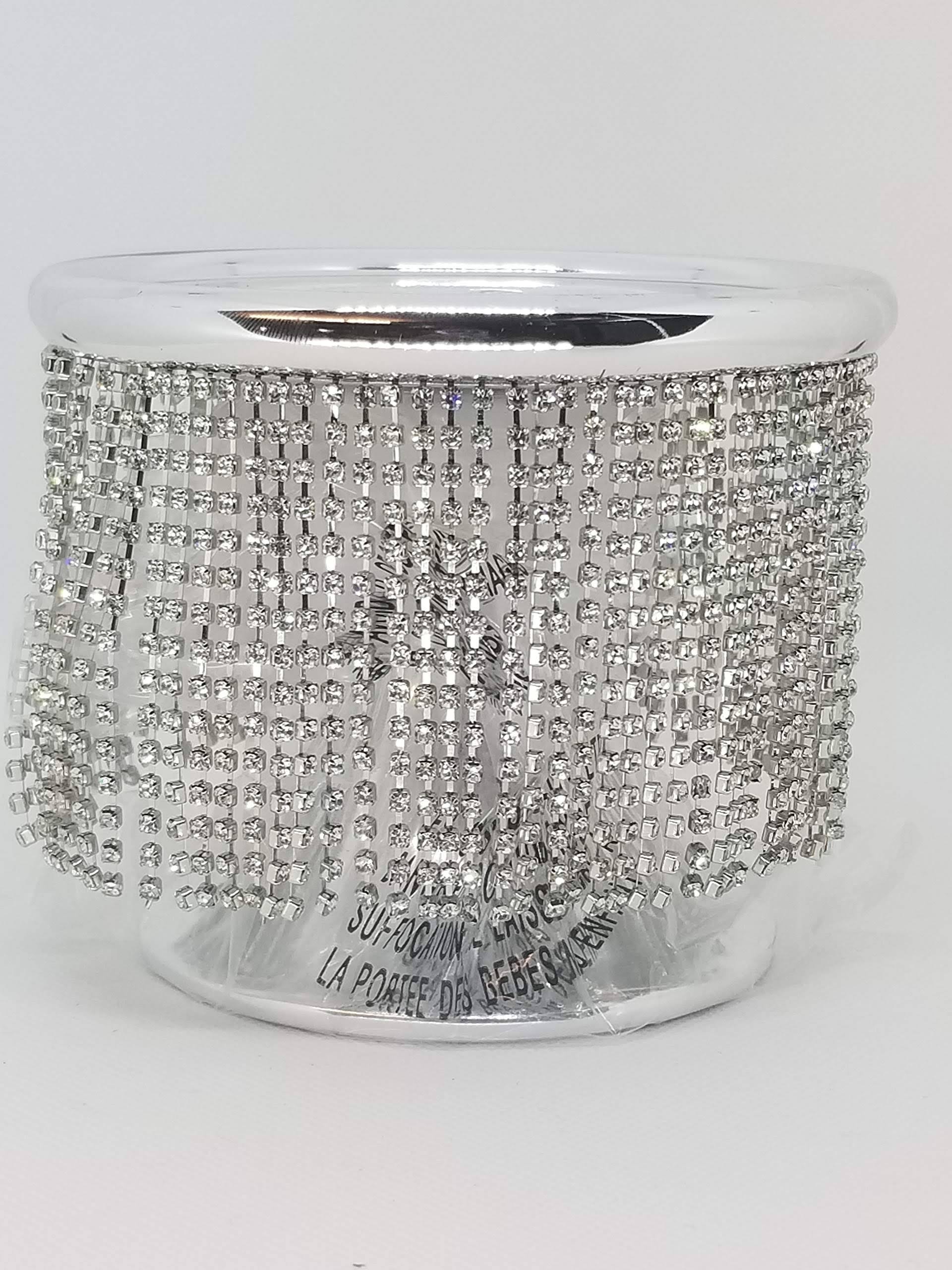 3 Wick Candle Holder F9961